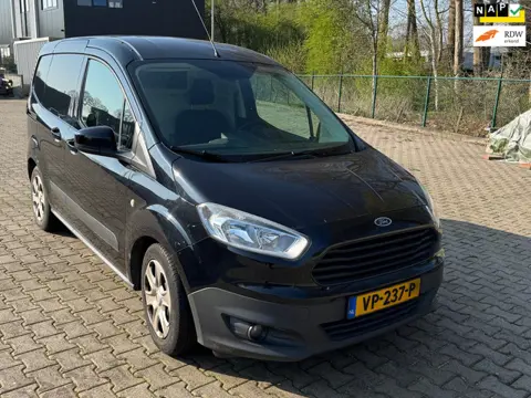 Ford Transit Courier 1.5 TDCI Trend | AIRCO | STOELVERW | NAVI | VOORRUIT VERW | PDC |