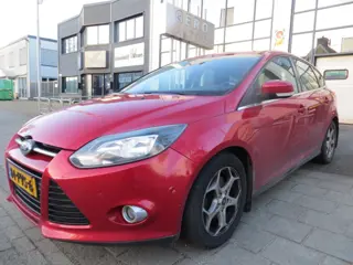 Ford Focus 1.6 EcoBoost First Edition hb motor loopt onregelmatig handel meeneemprijs !
