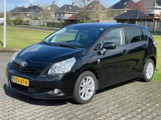 TOYOTA VERSO 1.8 VVT-I Business Automaat/ 7-Zits/ ECC/ Pano/ Navi/ Cruise/ Trekhaak