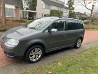 Volkswagen Touran 1.6, 7-persoons, met Airco.