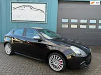 Alfa Romeo Giulietta 1.4 T 170 pk Distinctive Leder Clima Cruise Xenon 18" Pdc Onderhoudsboekjes NAP
