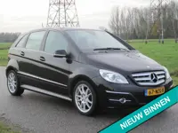 Mercedes-Benz B-klasse 180 Met ECC / LEER / PDC / NAVIG / VELGEN