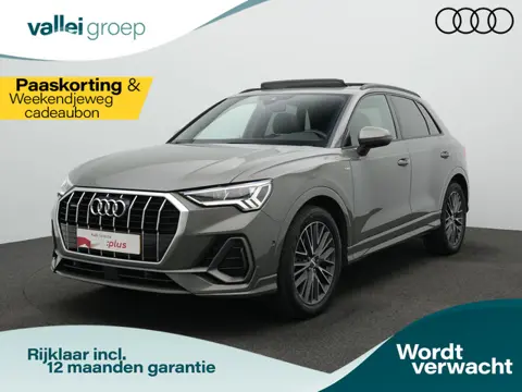 Audi Q3 40 TFSI 190 pk S-tronic Quattro S-Line | Panoramadak | Trekhaak | Parkeersensoren voor/achte