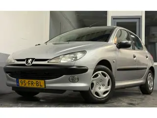 Peugeot 206 1.4 Gentry|NAP|NweAPK|Airco|Glazendak|5Deurs|