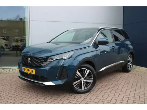 Peugeot 5008 1.2 PureTech 130pk Road Trip 7-zits Airco Navi Camera Carplay Nieuwstaat