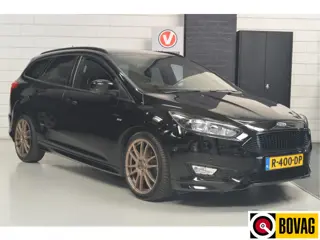 Ford FOCUS Wagon 1.0 ST-Line // 103.000 km // 140 pk // AIRCO // STUUR&STOELVERWARMING // NAVI // PD