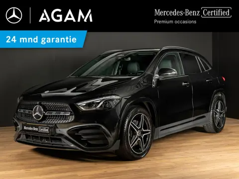 Mercedes-Benz GLA 180 AMG Line Panorama dak | Trekhaak