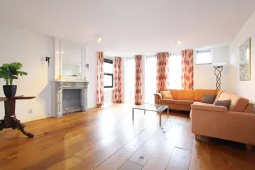 Woning aan de Dorpsstraat te Amstelveen