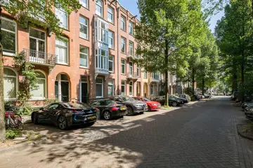 Woning aan de Johannes Verhulststraat te Amsterdam