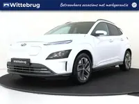 Hyundai KONA EV Comfort 64 kWh | Navigatie | Climate Control | Camera en Parkeerhulp | Lichtmetalen 