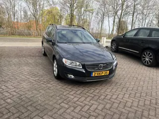 Volvo V70 1.6 T4 Momentum AUTOMAAT TREKHAAK STANDKACHEL