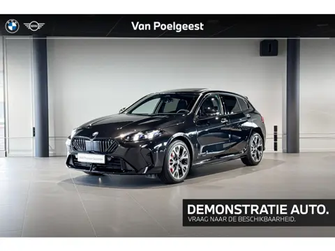 BMW 1 Serie 120 M Sport Design Edition | Glazen Panoramadak | Harman Kardon | Stoelverwarming | Acht