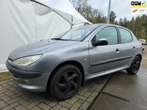 Peugeot 206 1.4 Gentry Premium *loop/sloop/export)
