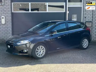 Ford Focus 1.6 EcoBoost Titanium NL auto stoelverw parkeerh N.A.P.