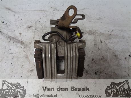 Volkswagen Golf 2003-2008 Remklauw links achter