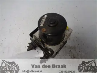 Volkswagen Golf 1.6 16V FSi 2003-2008 ABS Pomp