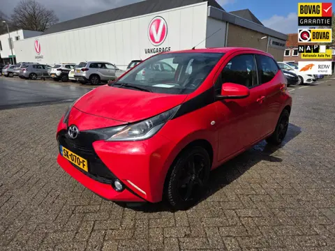 Toyota Aygo 1.0 VVT-i x-nav