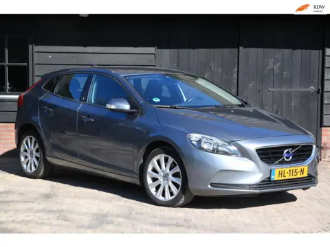 Volvo V40 2.0 T2 Kinetic Camera/Parkeersensor v,a/Navigatie/Trekhaak