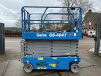Gebruikte schaarhoogwerker Genie GS4047 (2017) met nieuwe batterijen!