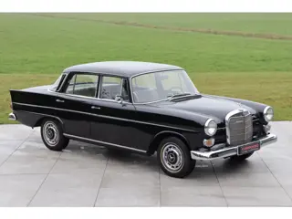 Mercedes-Benz 200-serie 230 S W110 "Heckflosse" - Original Dutch Delivered