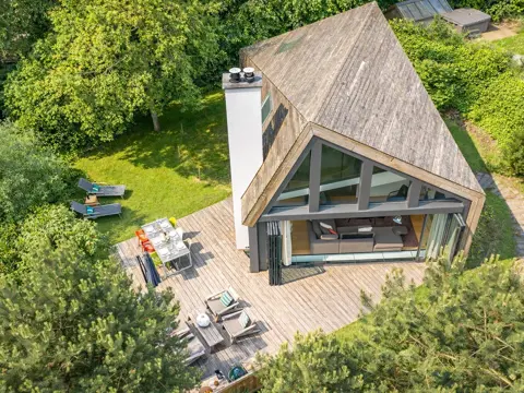 Riante en sfeervolle 6 persoons bosvilla met Finse sauna