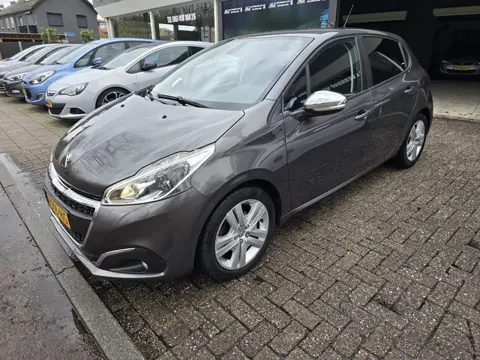 Peugeot 208 1.2 PureTech Signature | 2E EIGENAAR | 12MND GARANTIE | NW DIST RIEM | NAVI |