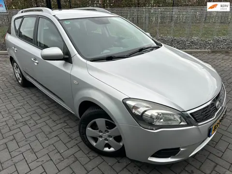 Kia Cee'd 1.4 CVVT X-tra / Navi / Airco / NAP / Carplay