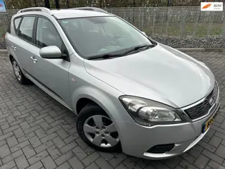Kia Cee'd 1.4 CVVT X-tra / Navi / Airco / NAP / Carplay
