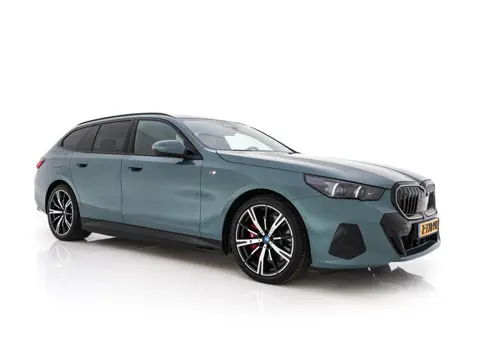 BMW i5 Touring eDrive40 84 kWh M-Sportpack [ 3-Fase ] (INCL.BTW) *HEAD-UP | LEATHER | FULL-LED | BOW