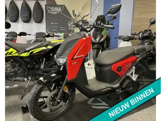Vmoto CPx 45km Electrische Scooter BETAAL met in3