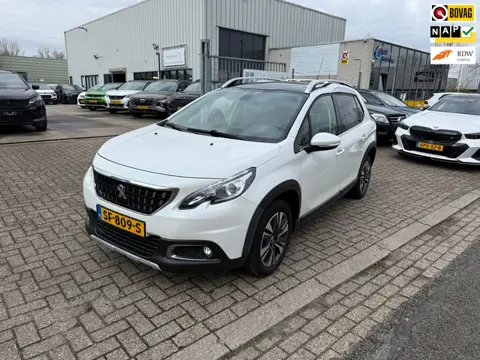 Peugeot 2008 1.2 PureTech Allure Panodak, Navi, trekhaak, NAP