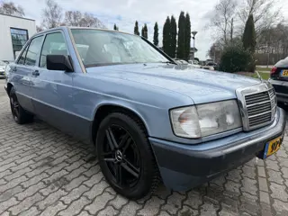 Mercedes-Benz 190-serie 2.6 E Standard