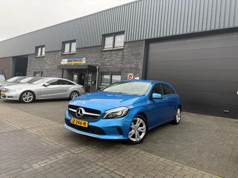Mercedes-Benz A-Klasse 180 Ambition | AUTOMAAT | 1E EIGENAAR | 12MND GARANTIE | LEDER | PDC | CRUISE