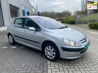 Peugeot 307 1.6-16V XT AUTOMAAT ?? 5 deurs topstaat distributie is vervangen ?? apk gekeurd trekhaak