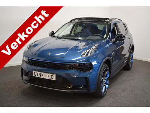 Lynk & Co 01 1.5 261pk AUT7 PHEV 72km Elec. Pano/ Adapt./ 360 Camera/ Dig. Dashboard/ Stoelverw.