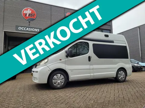 Opel VIVARO 1.9 CDTI Camper|Trekhaak|Luifel| gasfornuis| 2 persoons bed| met uitrusting| zeer goed o
