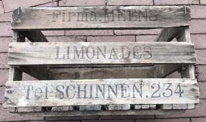 Zeer oude houten limonadekrat van Fa. Meens