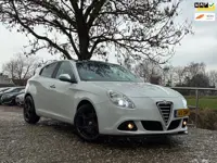 Alfa Romeo Giulietta 1.4 T | Automaat | Leder + Clima + Navi Nu €8.975,-!!!