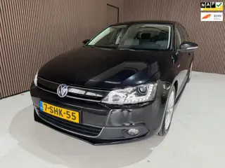 Volkswagen Jetta 1.4 TSI Hybrid Highline/Navi/F1/DSG-7/Led/Xenon.
