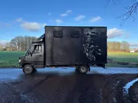 Mercedes-Benz Bestelwagen 410 D Xlang/hoog paardenwagen