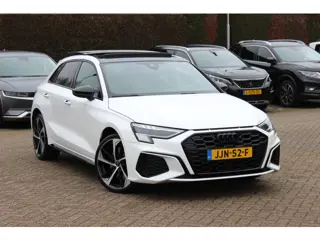 Audi A3 Sportback 45 TFSI e S edition Competition / Camera / Panoramadak / Head-up / RS Seats / B&O 