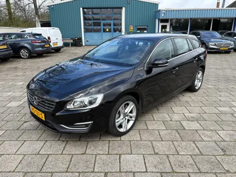 Volvo V60 2.4 D6 Twin Engine R-Design