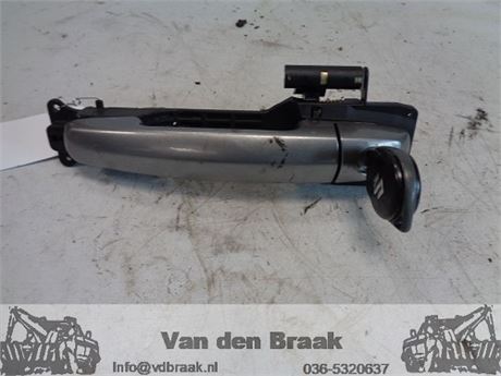 Suzuki Swift 5 drs 2005-2010 Deurgreep buitenzijde linksvoor