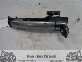 Suzuki Swift 5 drs 2005-2010 Deurgreep buitenzijde linksvoor