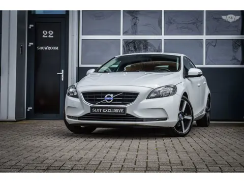 Volvo V40 1.6 T4 Kinetic|CAMERA|CRUISE CONTROL|2e EIGENAAR|TREKHAAK
