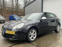 Alfa Romeo Giulietta 1.4 T Distinctive | Automaat | Clima | PDC | Lm velgen