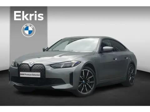 BMW i4 eDrive35 | Comfort Pack / Active Cruise Control / HIFI / Stoel & Stuurwielverwarming