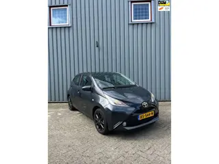 Toyota Aygo 1.0 VVT-i x-play zeer goed onderhouden