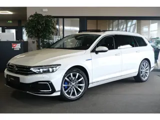 Volkswagen Passat Variant 1.4 TSI PHEV GTE 218PK Pano Trekhaak IQ Led Alcantara DCC