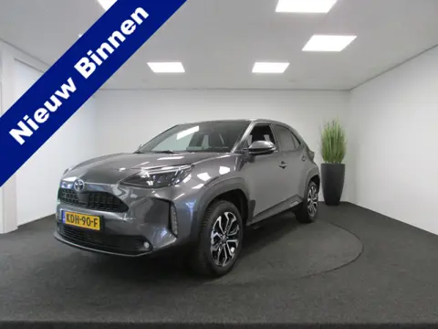 Toyota Yaris Cross 1.5 Hybrid I Luxe uitvoering I Dodehoekherkenning I Elektrische achterklep I